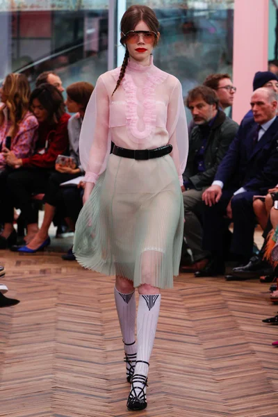 Look 13